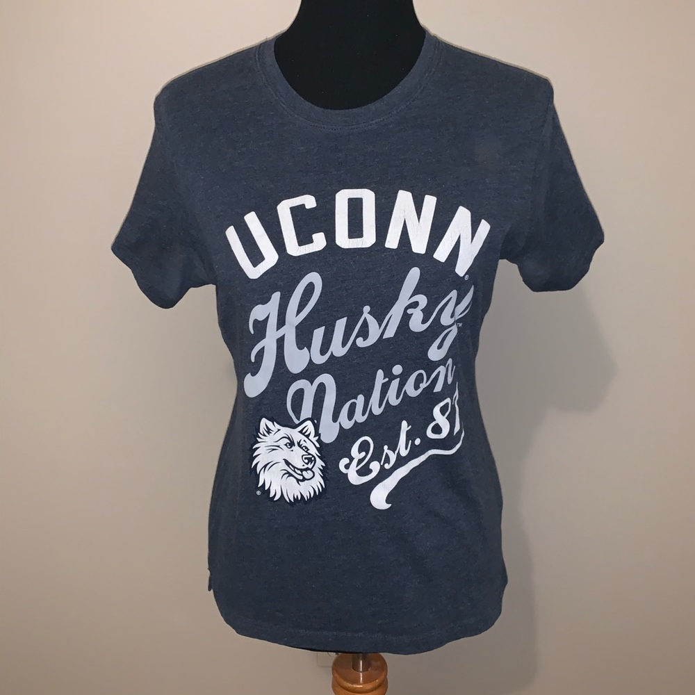 🔱Vintage UConn T🔱